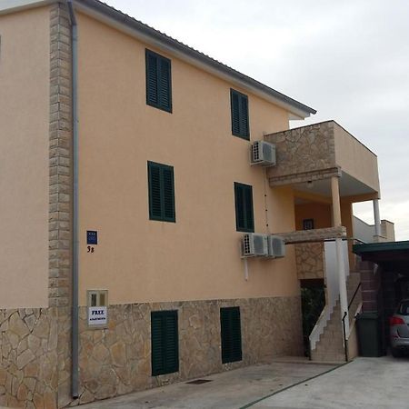 Apartmani Jakovljevic Murter Exterior photo