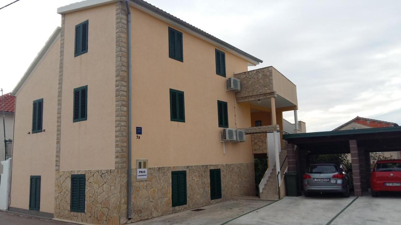 Apartmani Jakovljevic Murter Exterior photo
