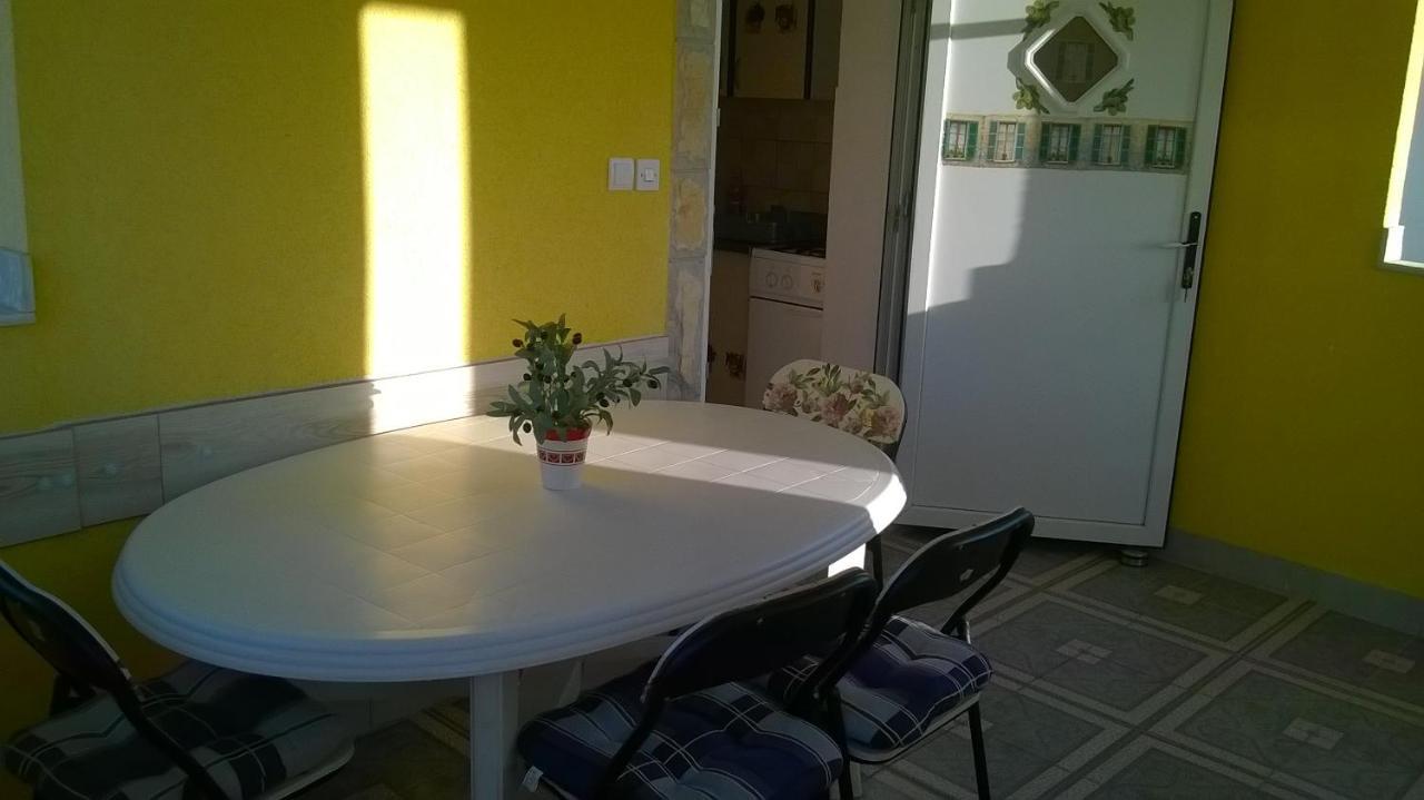 Apartmani Jakovljevic Murter Exterior photo