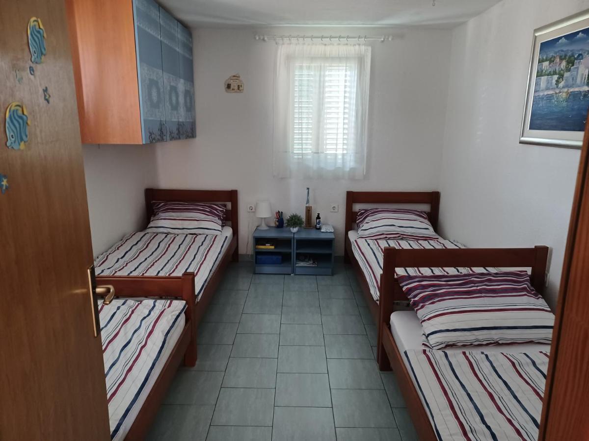 Apartmani Jakovljevic Murter Exterior photo