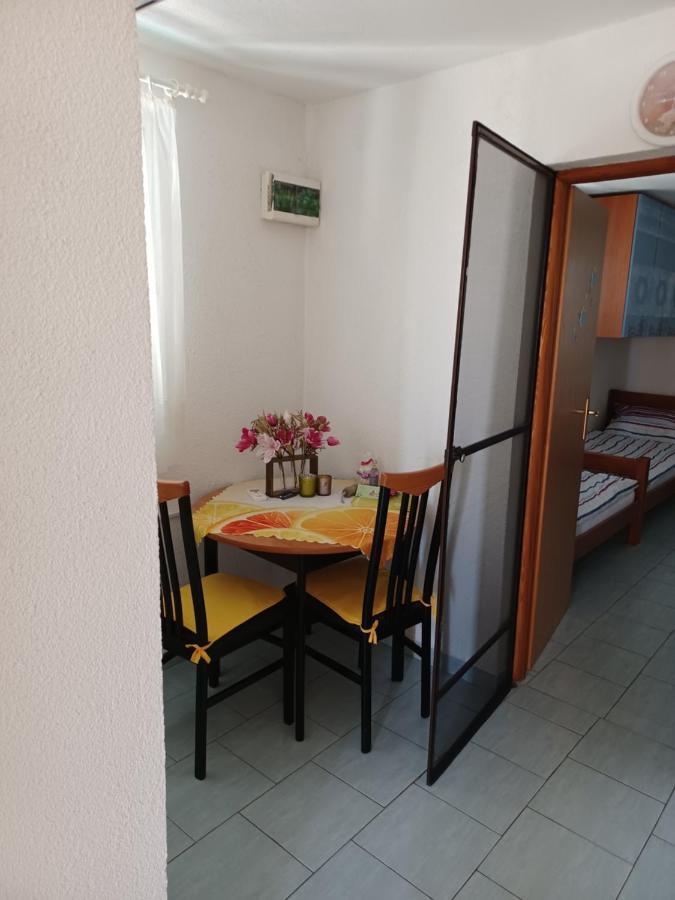 Apartmani Jakovljevic Murter Exterior photo
