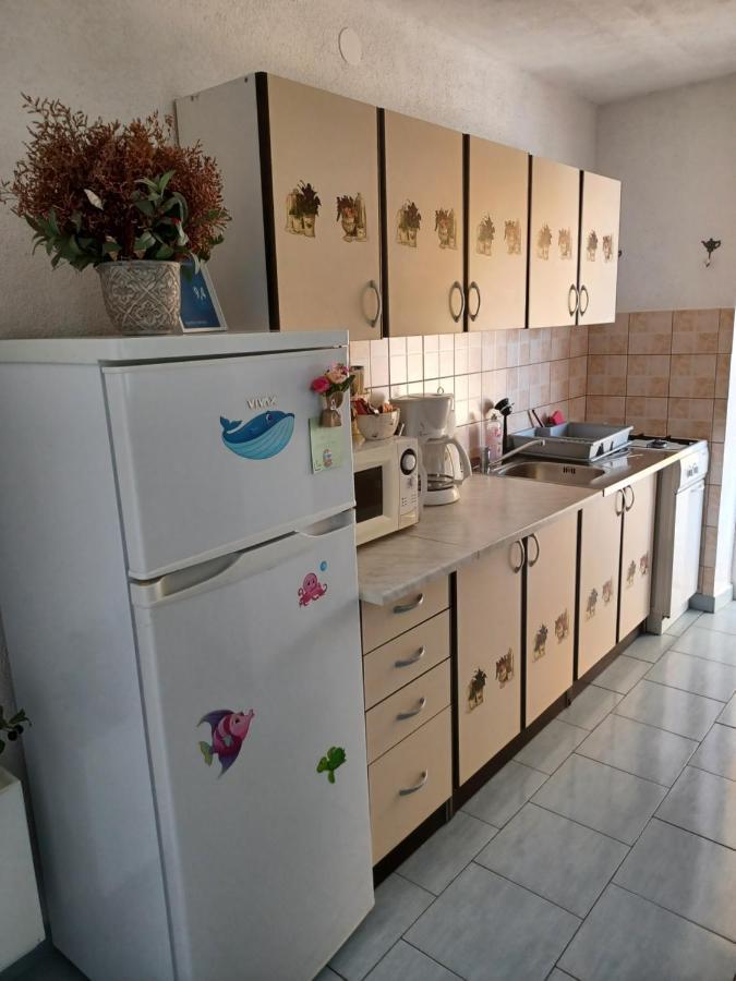 Apartmani Jakovljevic Murter Exterior photo
