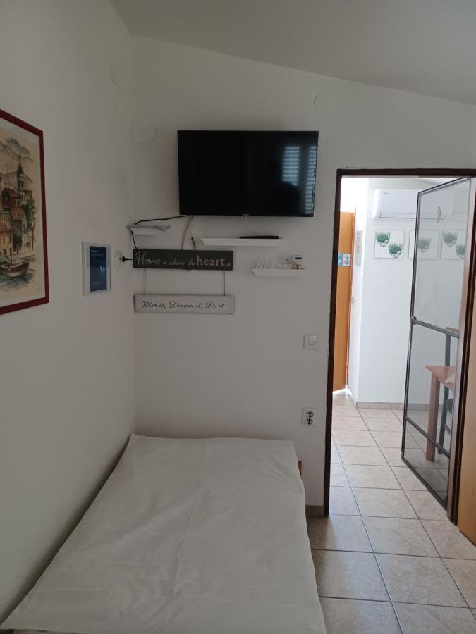 Apartmani Jakovljevic Murter Exterior photo