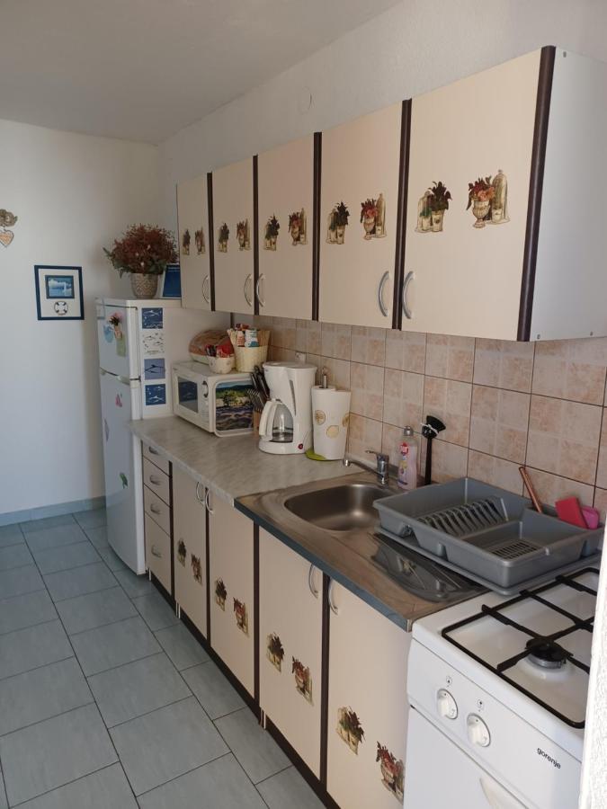 Apartmani Jakovljevic Murter Exterior photo