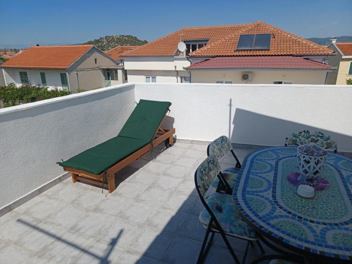 Apartmani Jakovljevic Murter Exterior photo