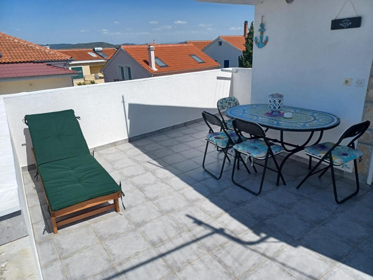 Apartmani Jakovljevic Murter Exterior photo